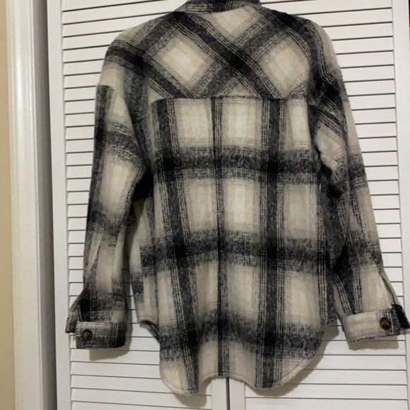 Button down shirt jacket. Perfect for the fall!!! - Picture 3 of 3